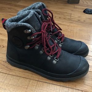 PALLADIUM Women’s Black Hiking Boots - 8